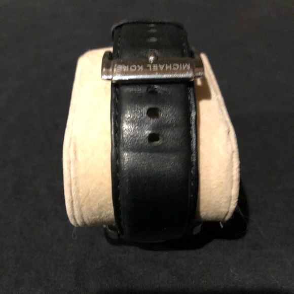 Michael Kors Watch - Picture 4 of 6